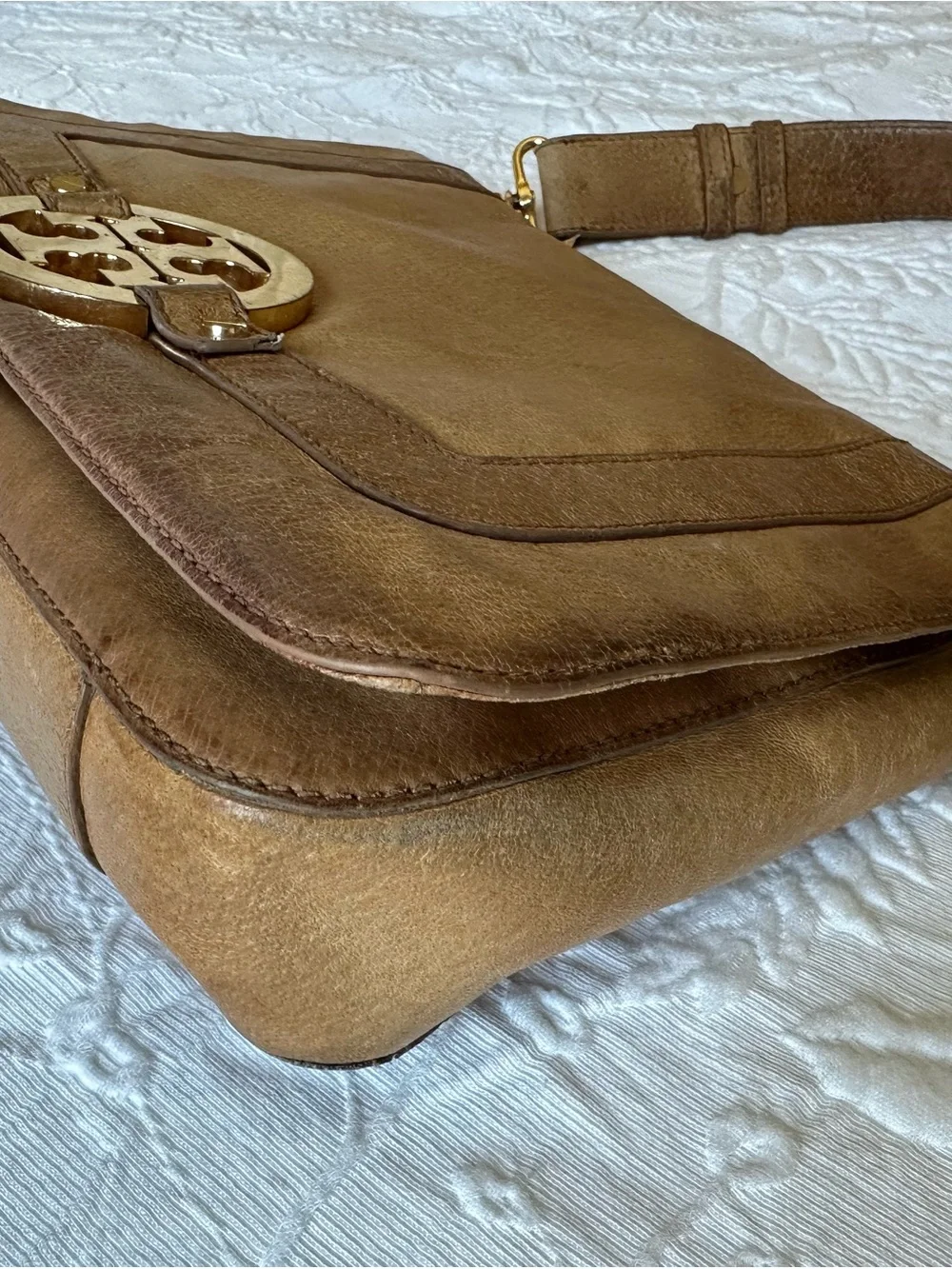 Tory Burch Tan Distressed Leather Shoulder Bag with Gold Logo Medallion